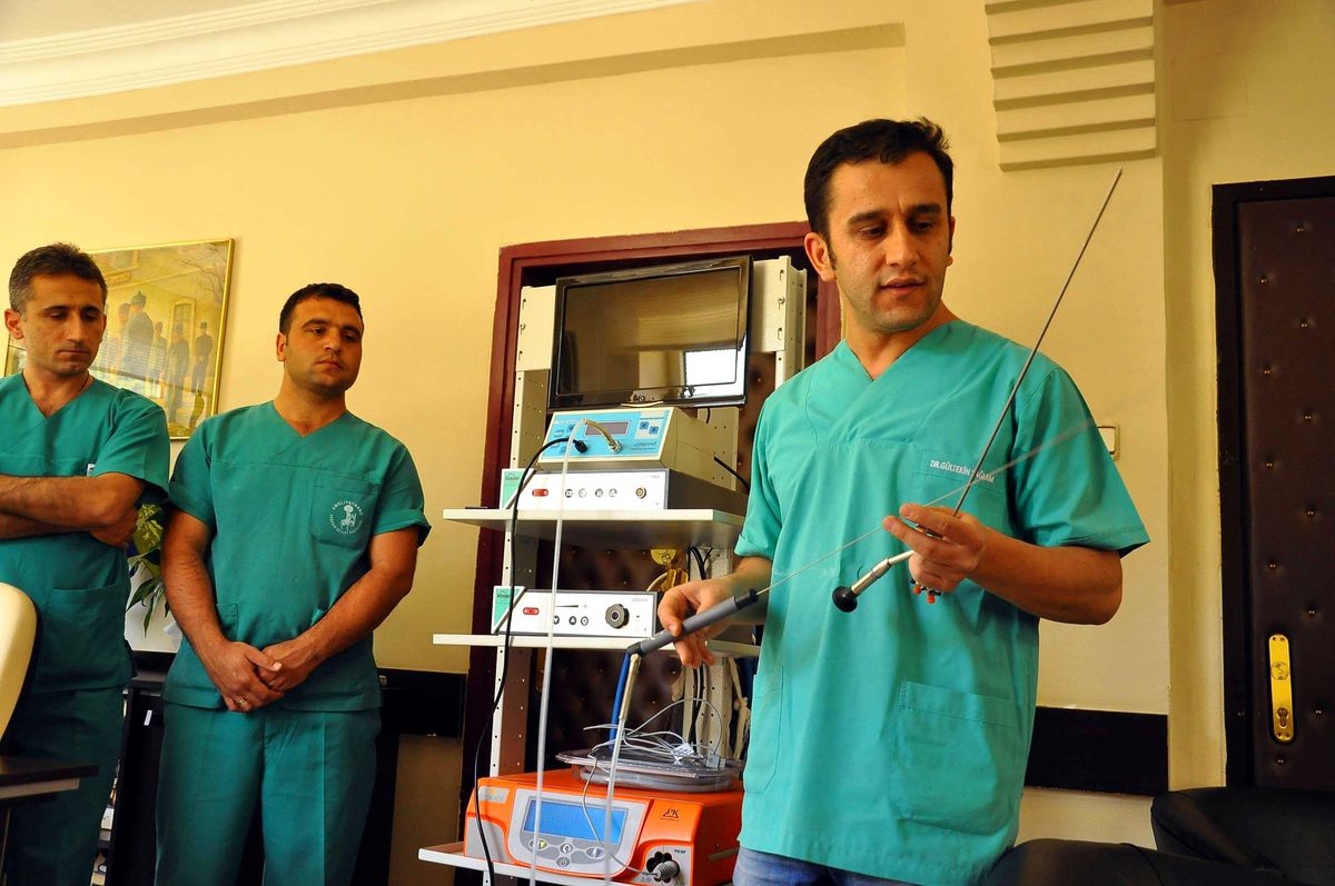 Akşehir Devlet Hastanesi \'Ne Pnömotik Litatriptor Taş Kırma Makinesi