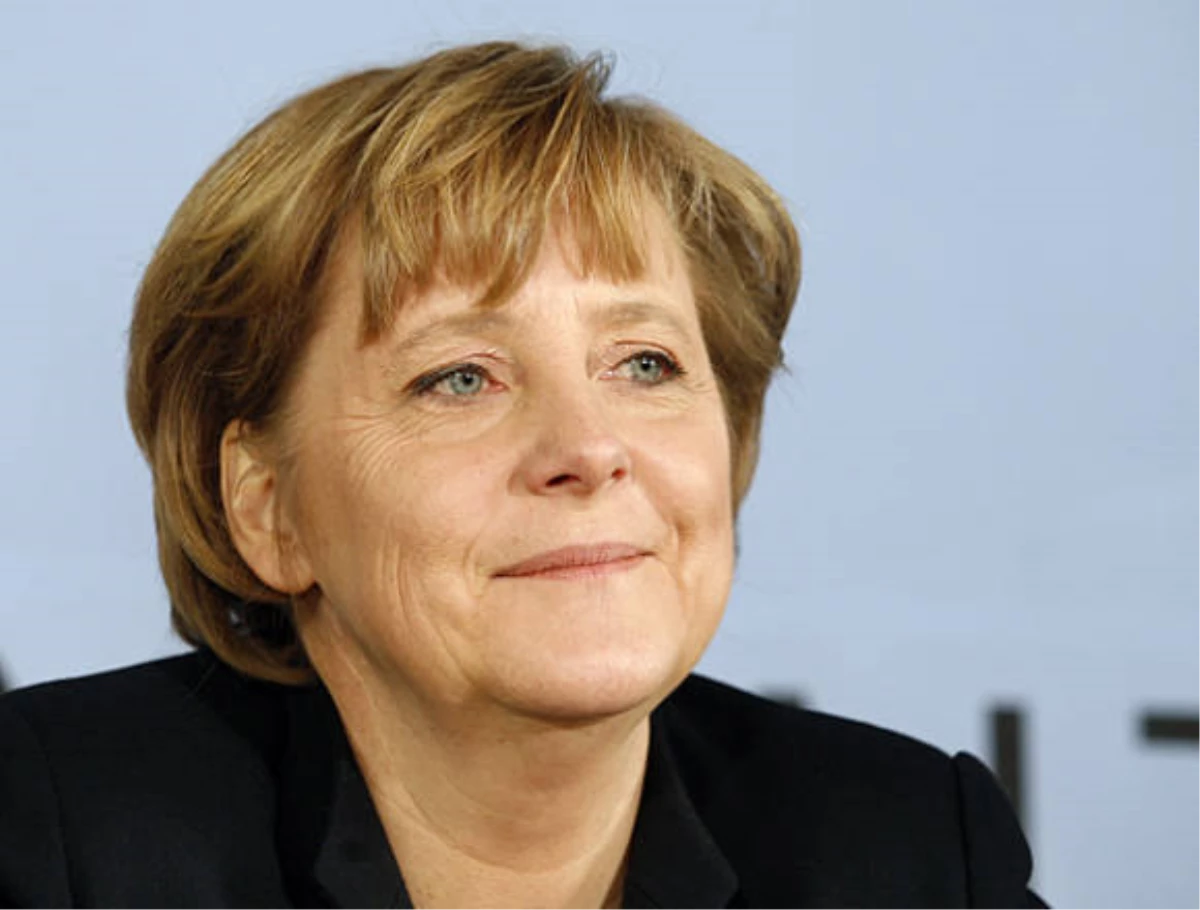 Angela Merkel Yine "Dünyanın En Etkili Kadını"