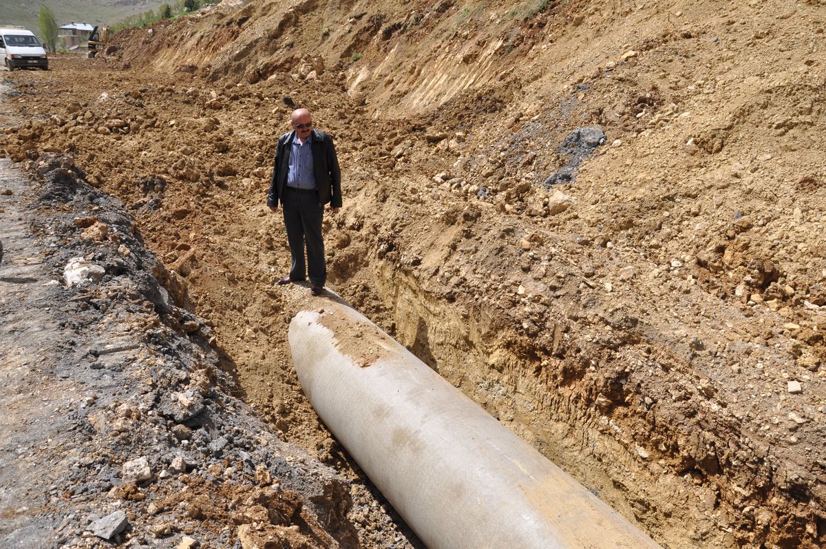 Başkan Samur, Sulama Hattı Çalışmasını İnceledi