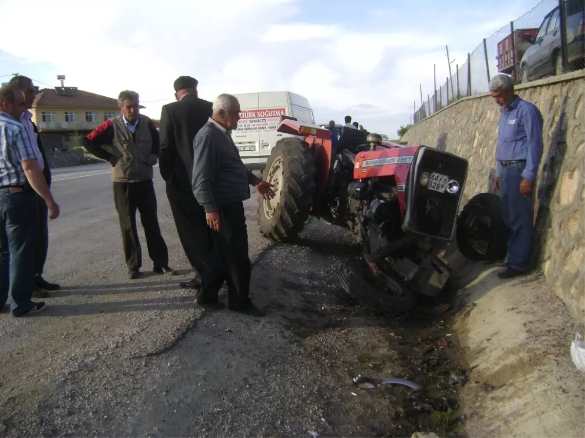 Doğanşehir\'de Trafik Kazası: 3 Yaralı