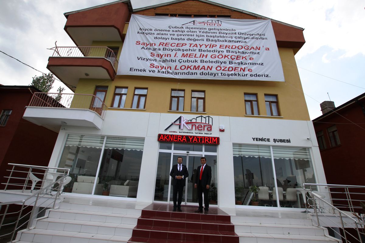 Esnaftan Üniversiteye Pankartlı Teşekkür