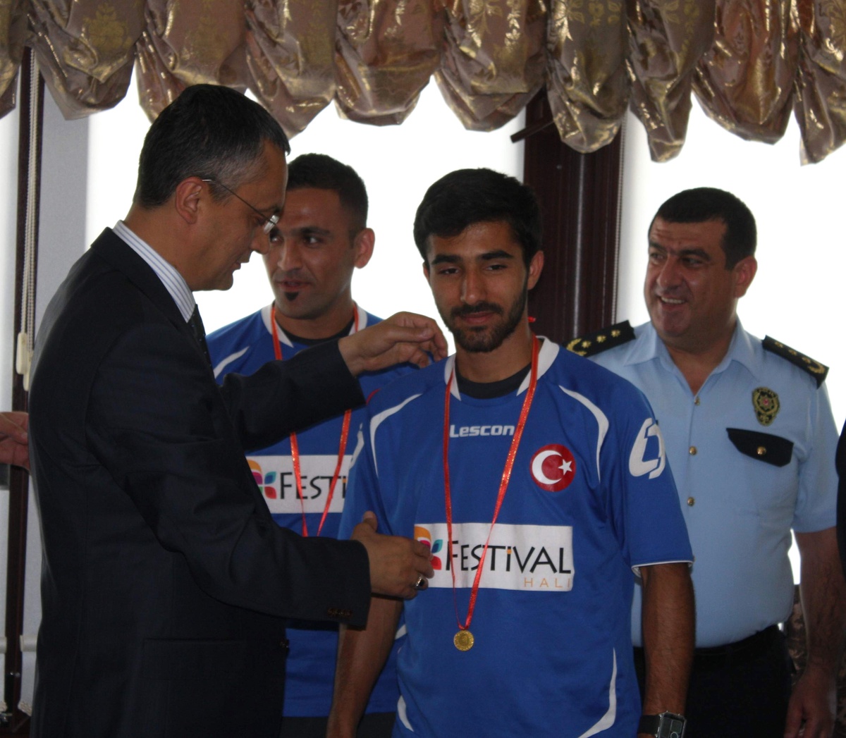 Gaziantep Polis Gücü Spor Kulübü Hokey Takımı, Emniyet Müdürü Ömer Aydın'la Bir Araya Geldi