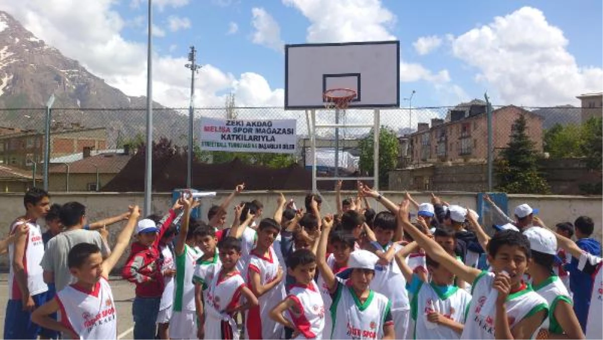 Hakkari\'de Sokak Basketbolu Turnuvası