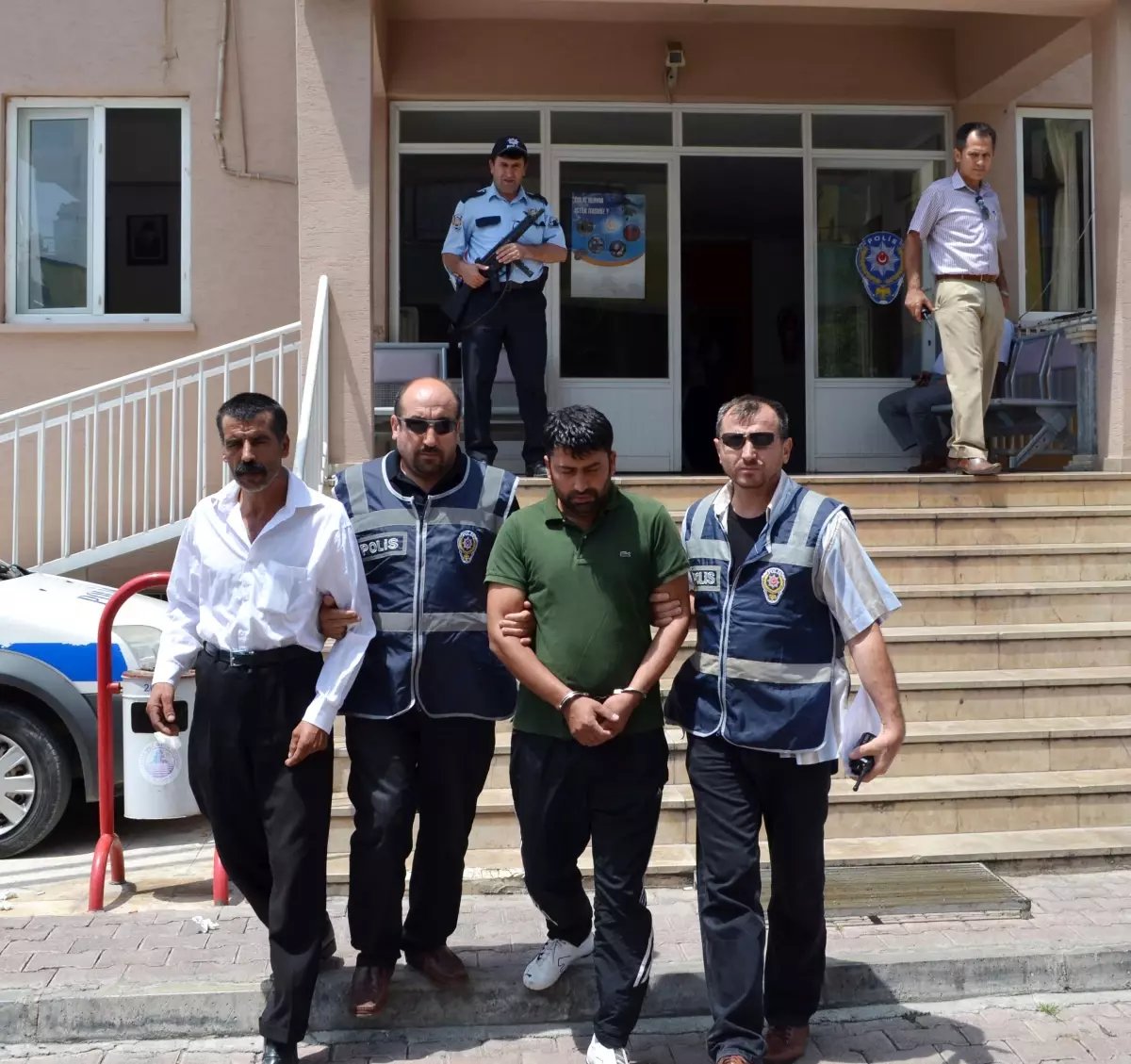 Erdemli'de 2 Dolandırıcı Yakalandı