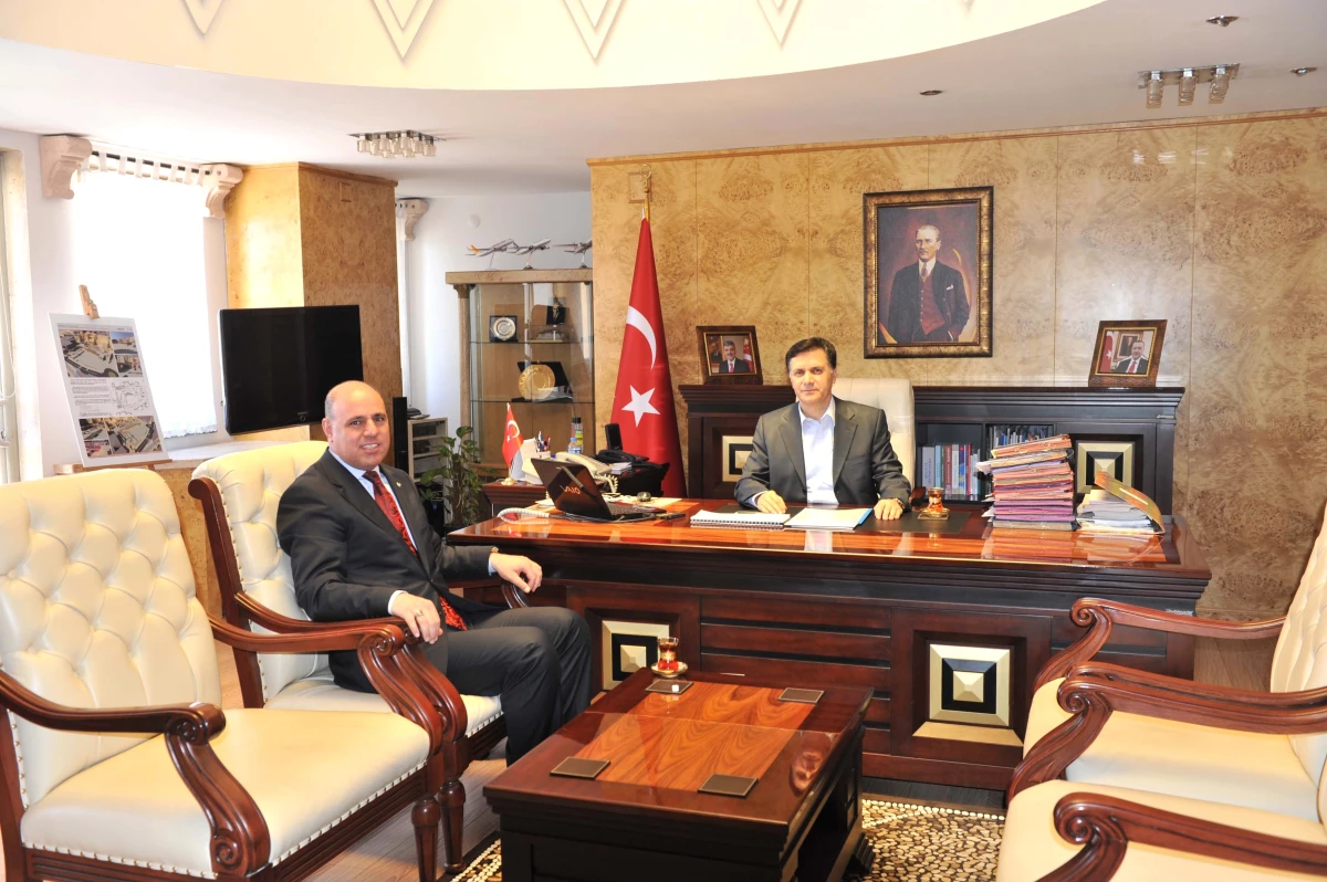 Mardin Belediyesibaşkanı Ayanoğlu\'ndan Vali Ayvaz\'a Veda Ziyareti