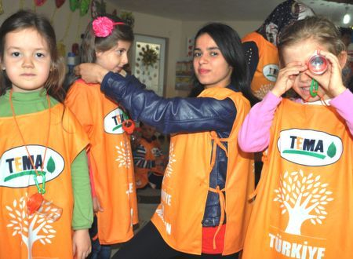 Minik Öğrencilere Gözlem Kutusu Dağıtıldı