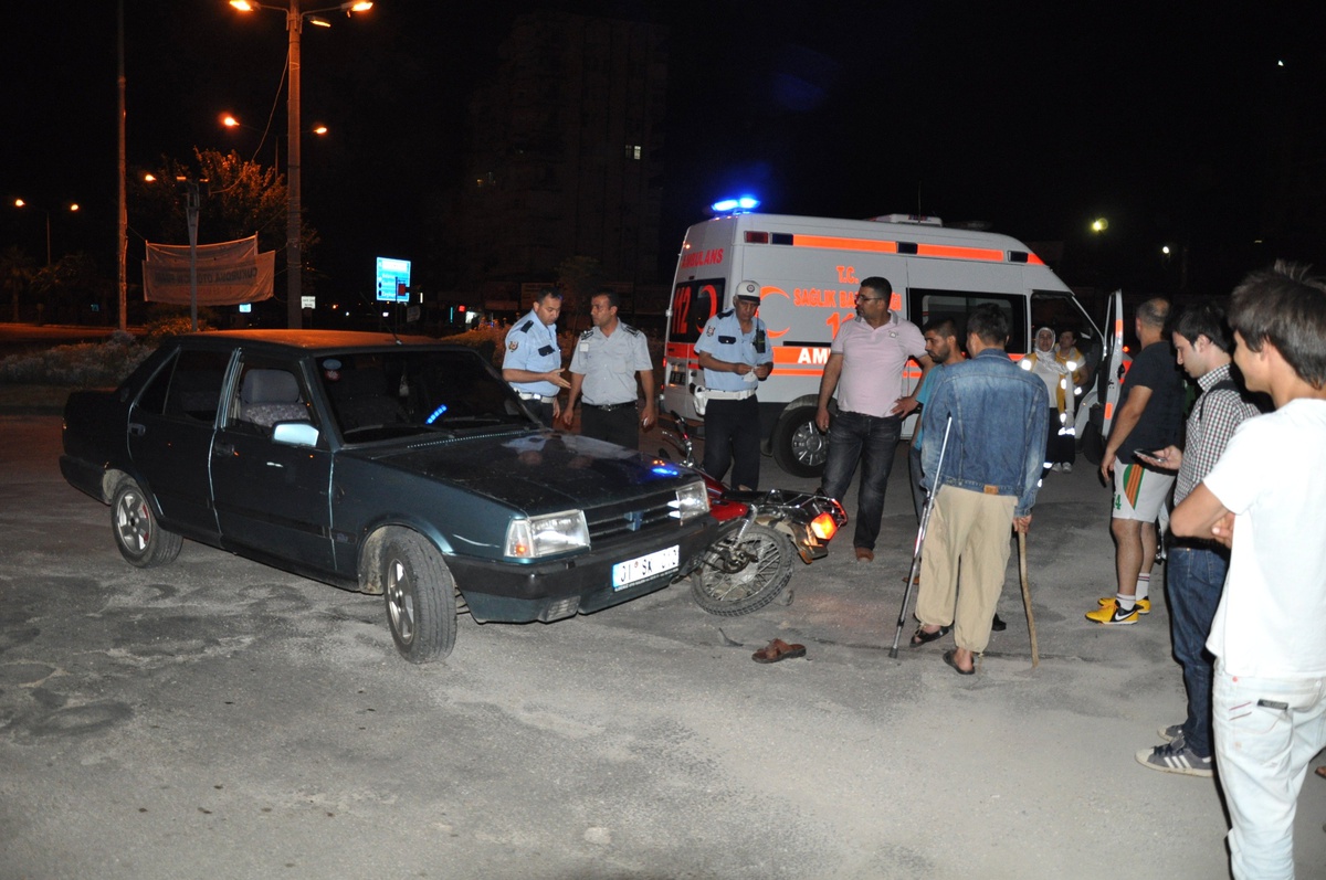 Motosikletiyle Otomobilin Altına Girdi