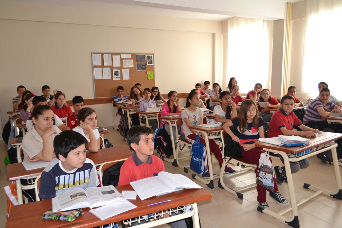 Öğrencilere Sütün Faydaları Anlatıldı