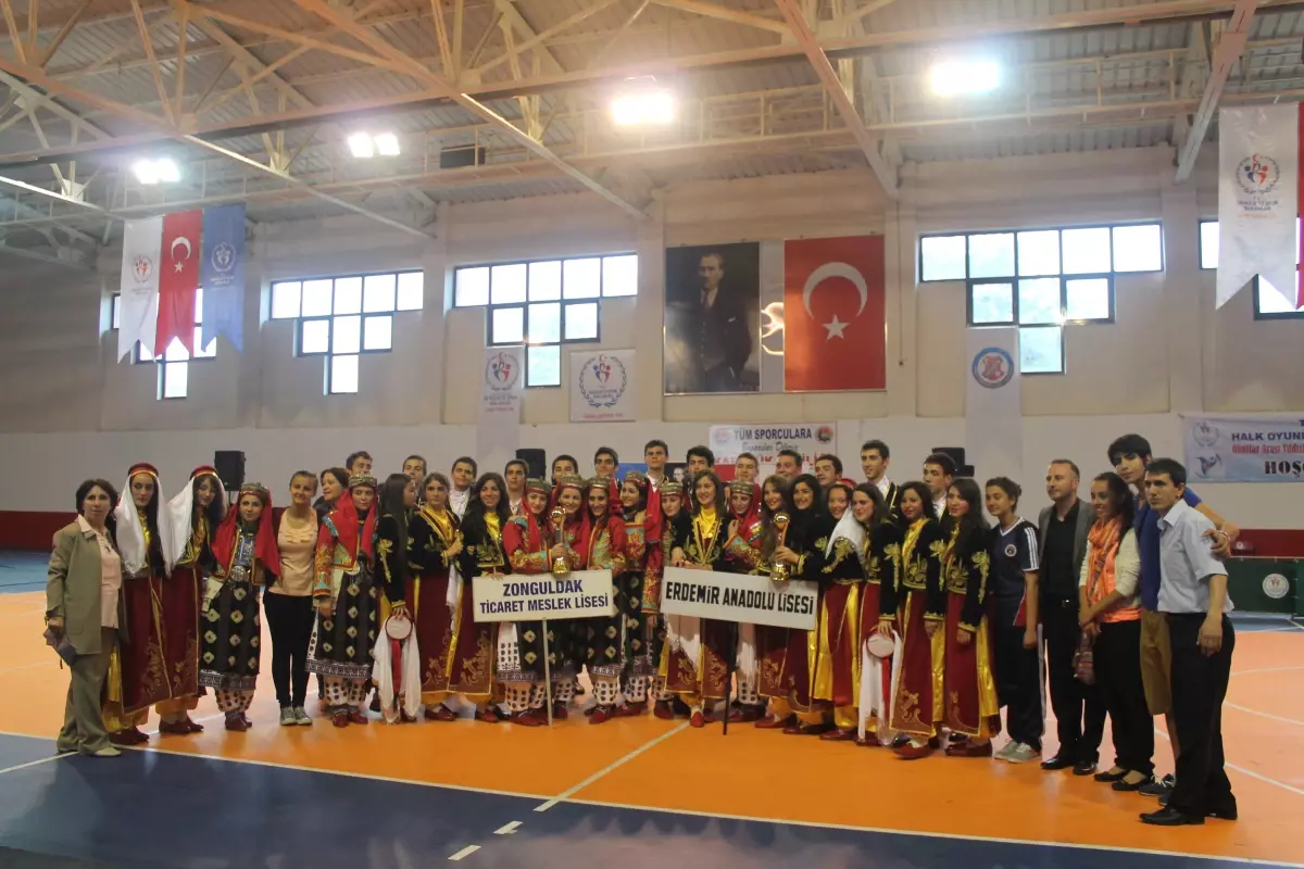 Okullar Arası Halk Oyunları Yarışması