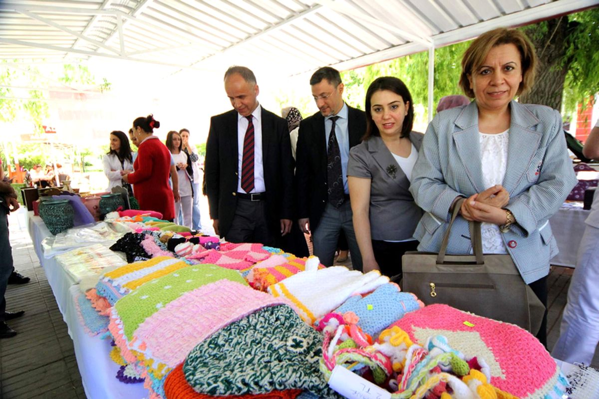 Psikiyatri Bölümü Hastaları Kermes Açtı