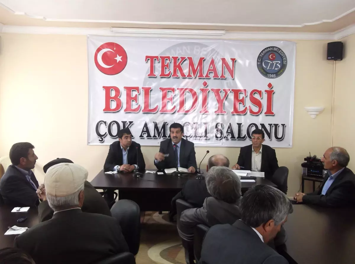 Tekman Belediye Başkanı Doğan Muhtarlarla Bir Araya Geldi