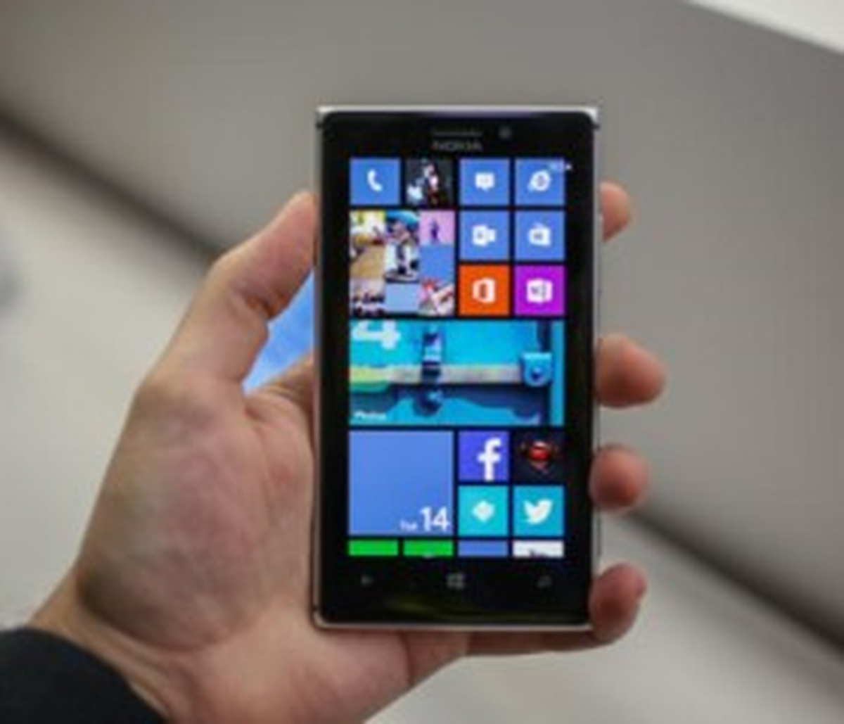 32 GB'lık Nokia Lumia 925 Geliyor!