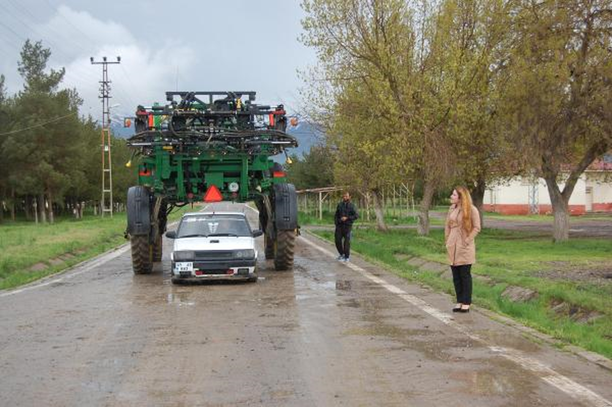 Altından Otomobil Geçebilen İlaçlama Makinesi