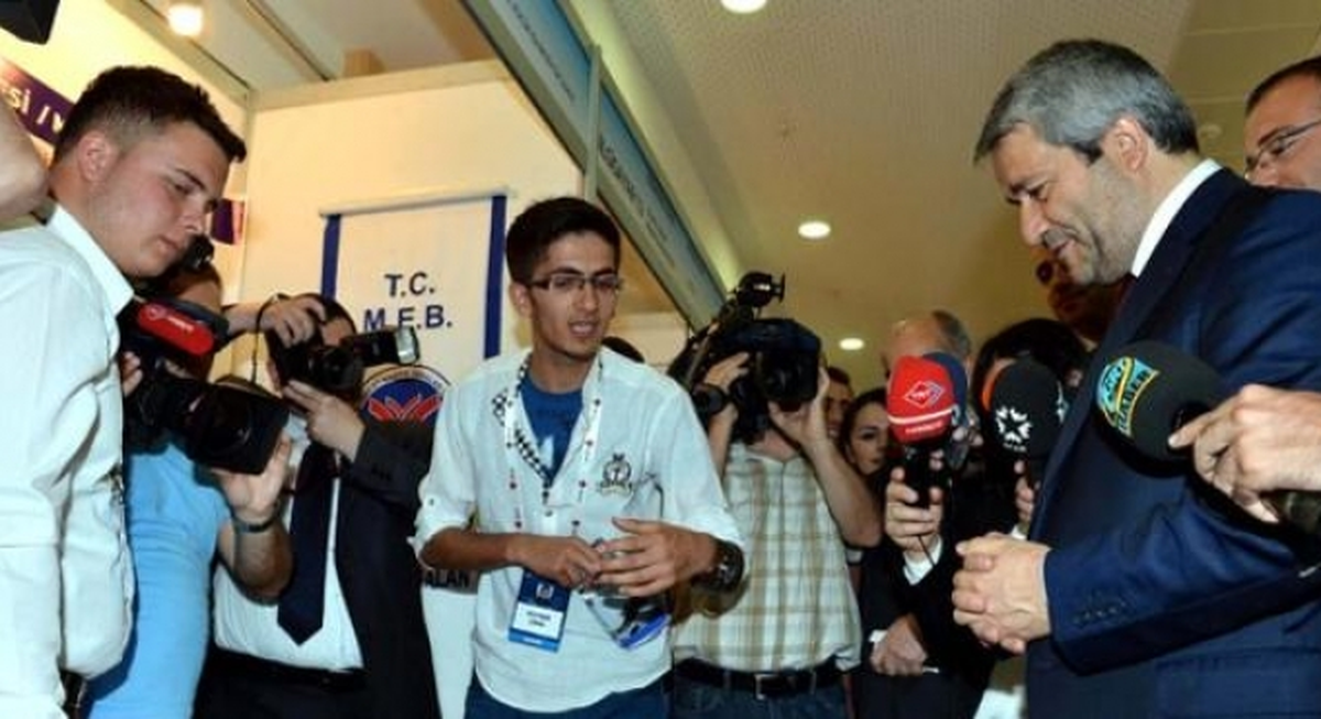 Bakan Ergün Gençlerin Çalışmalarına Hayran Kaldı