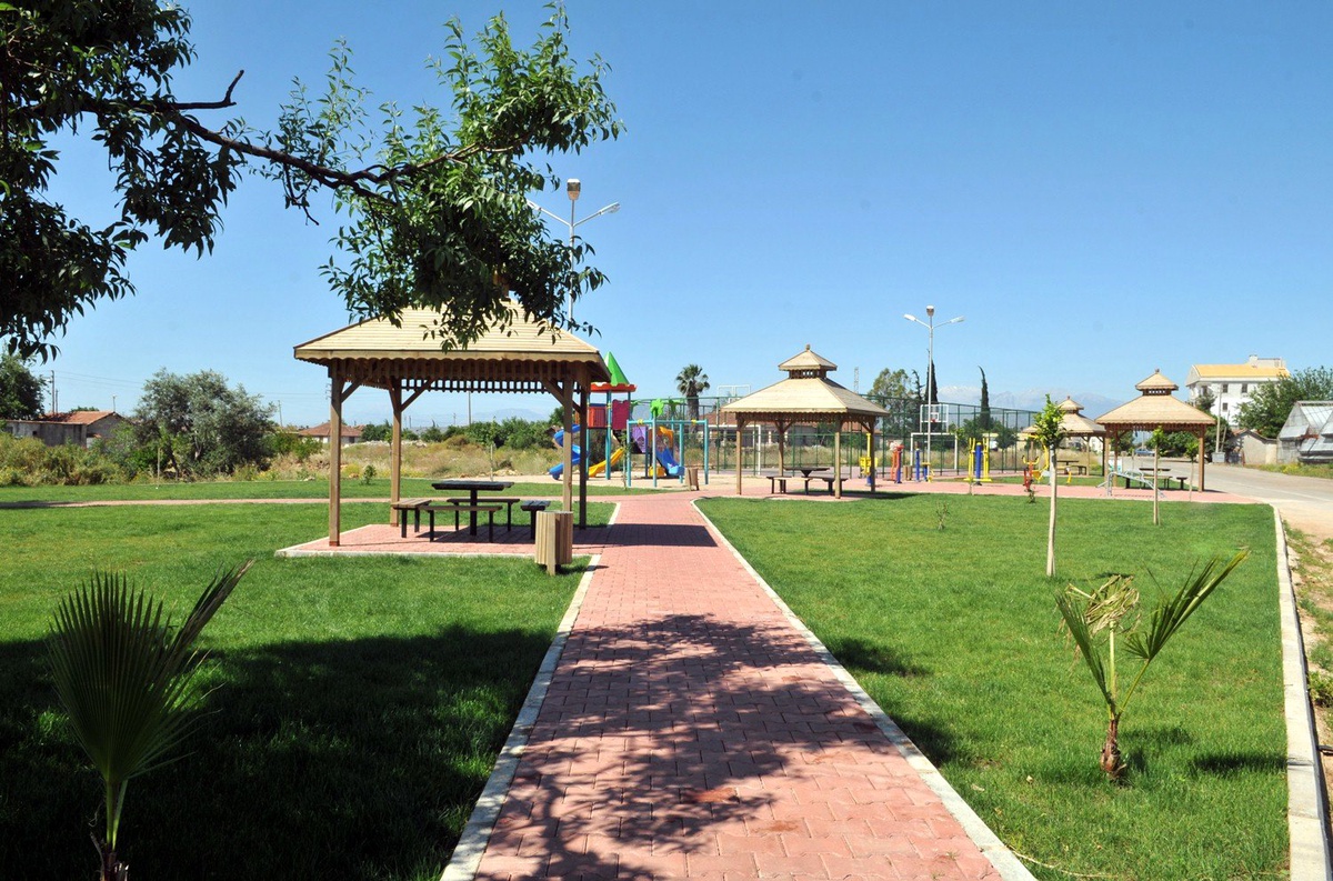 Baraj Mahallesi\'nde Yapımı Tamamlanan Park Hizmete Girdi