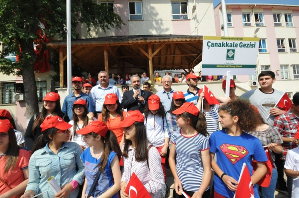Başkan Kadir Kara, Öğrencileri Çanakkale\'ye Uğurladı