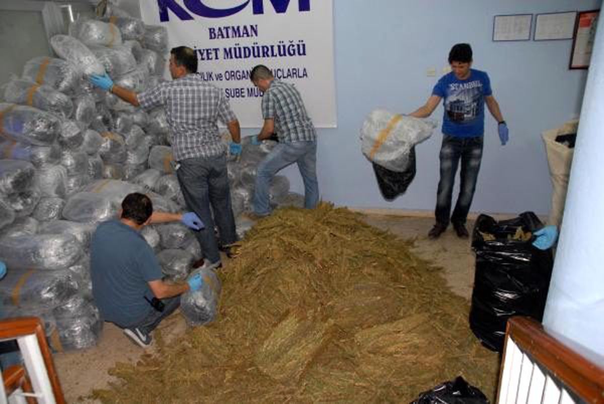 Batman\'da 1 Ton Esrar Ele Geçirildi