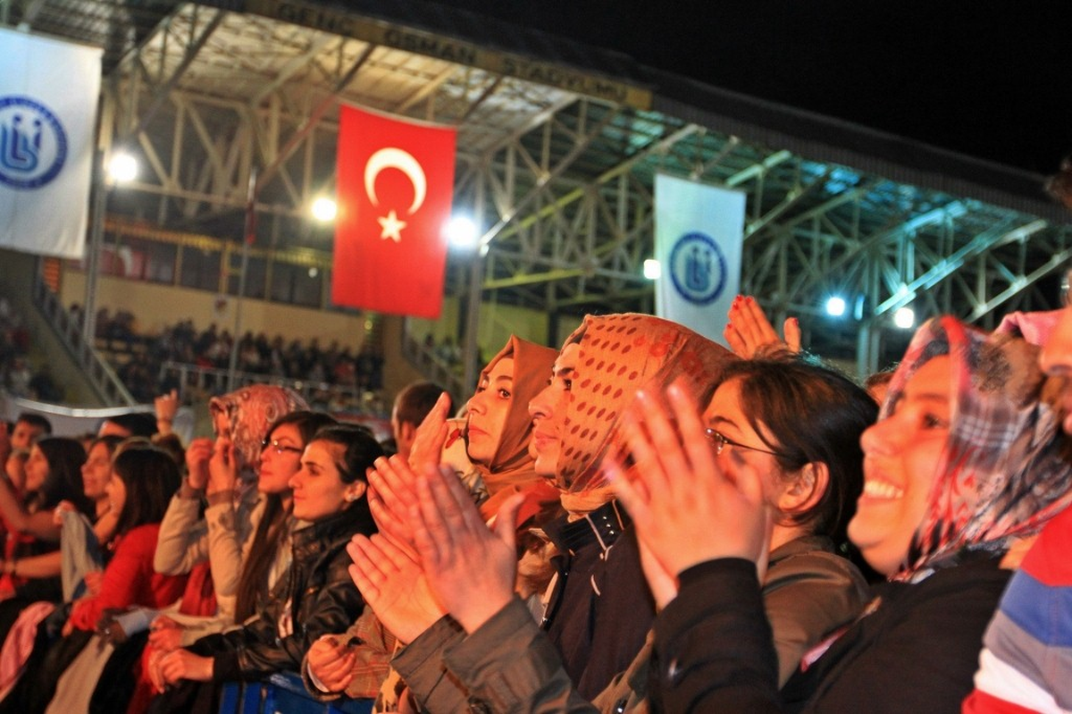 Bayburt'ta Orhan Ölmez Rüzgarı Esti