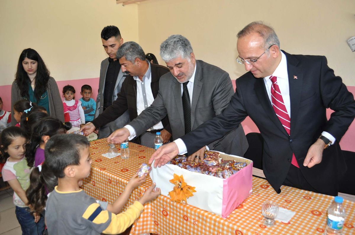 Bitlis\'te Öğrencilere Sabun Dağıtımı
