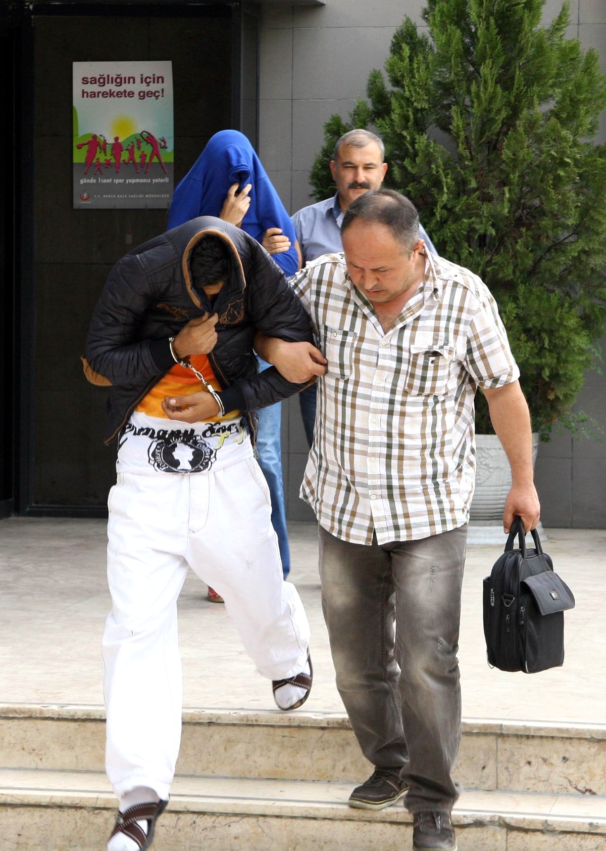 Bozuk Para Hırsızları Tutuklandı