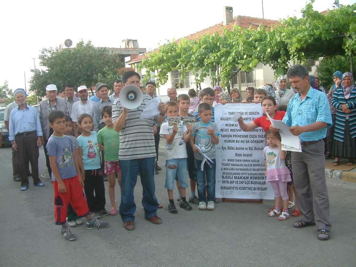 Burhaniye'de Mahallelinin Kirlilik İsyanı
