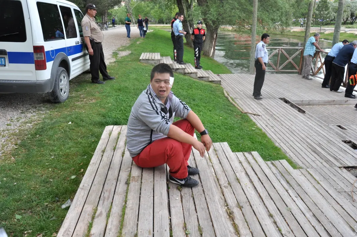 Down Sendromlu Gencin 'Sürpriz Yaptım' Açıklaması Polisi Şaşına Çevirdi