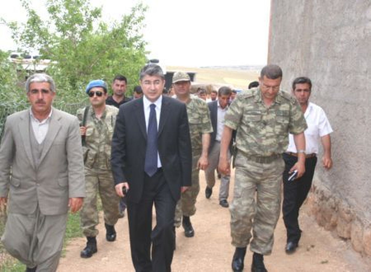 Ergani Kaymakamı Yılmaz, Husumetli Köylülerle Görüştü