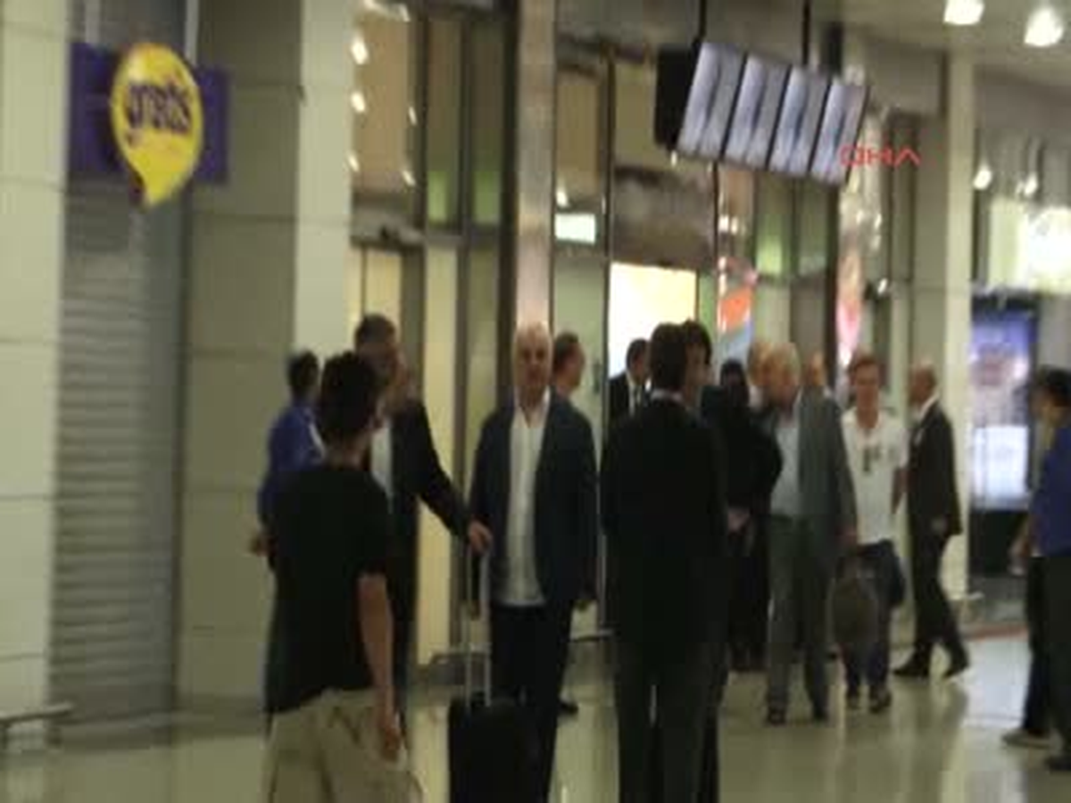 Fenerbahçe İstanbul\'a Döndü 0 Yenerek Ziraat Türkiye Kupası\'nı Müzesine Götüren Fenerbahçe...