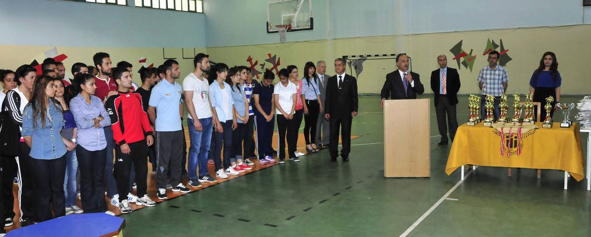 İ.ü\'de Başarılı Sporcular Ödüllendirildi