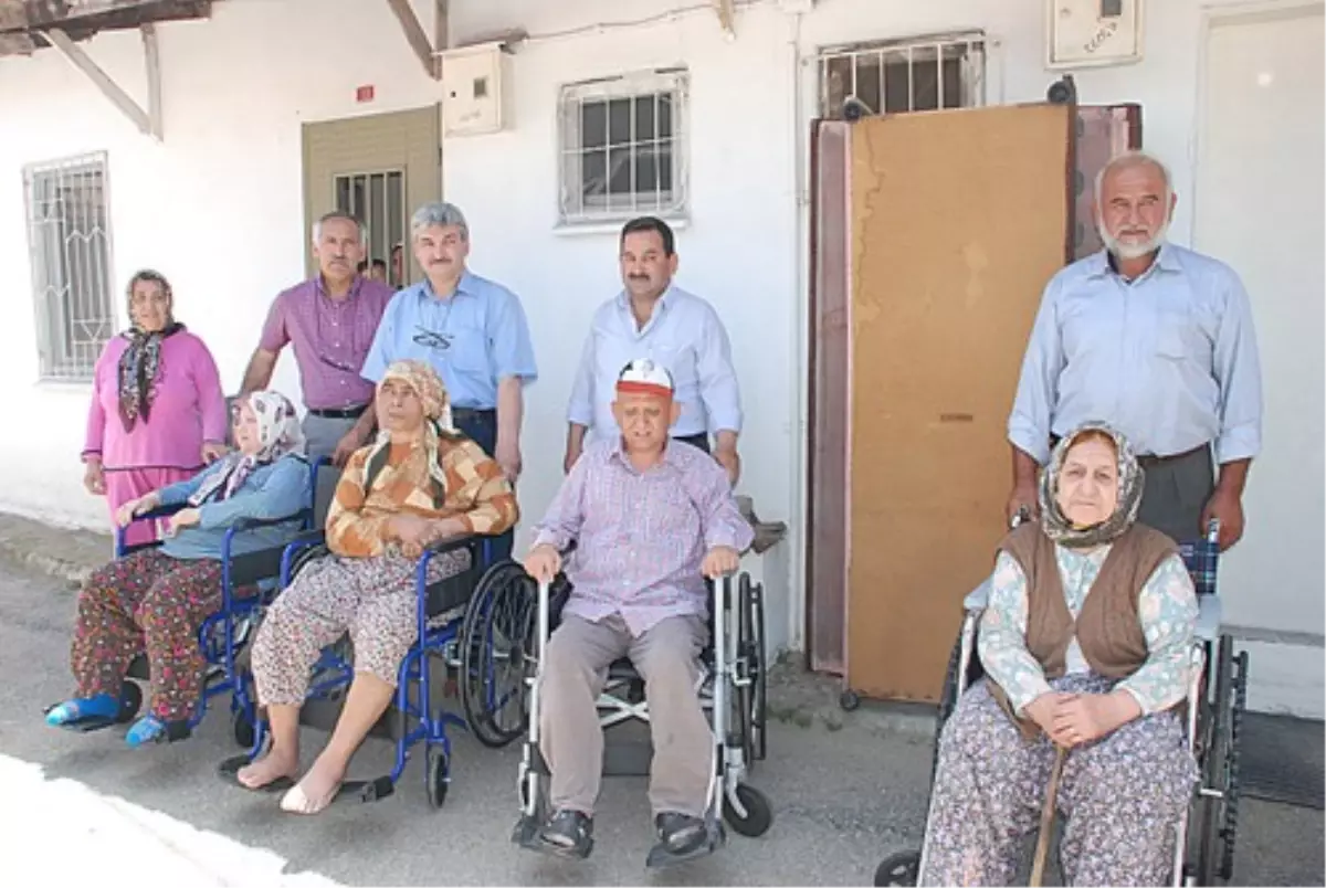 İstanbul Manisalılar Derneği Yardımlarına Devam Ediyor