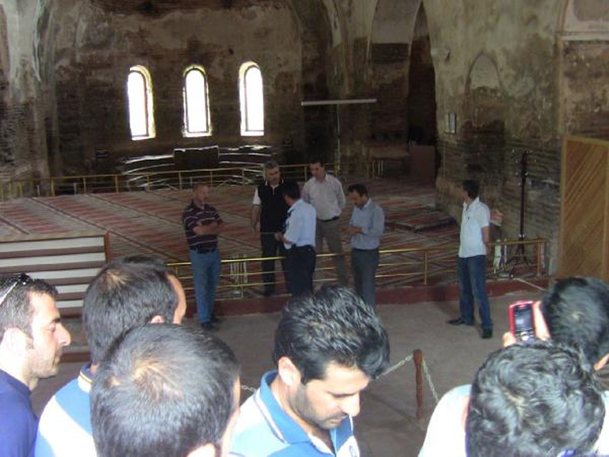 İznik Ayasofya Camisi'nde Fotoğraf Çekme Tartışması Karakolluk Oldu