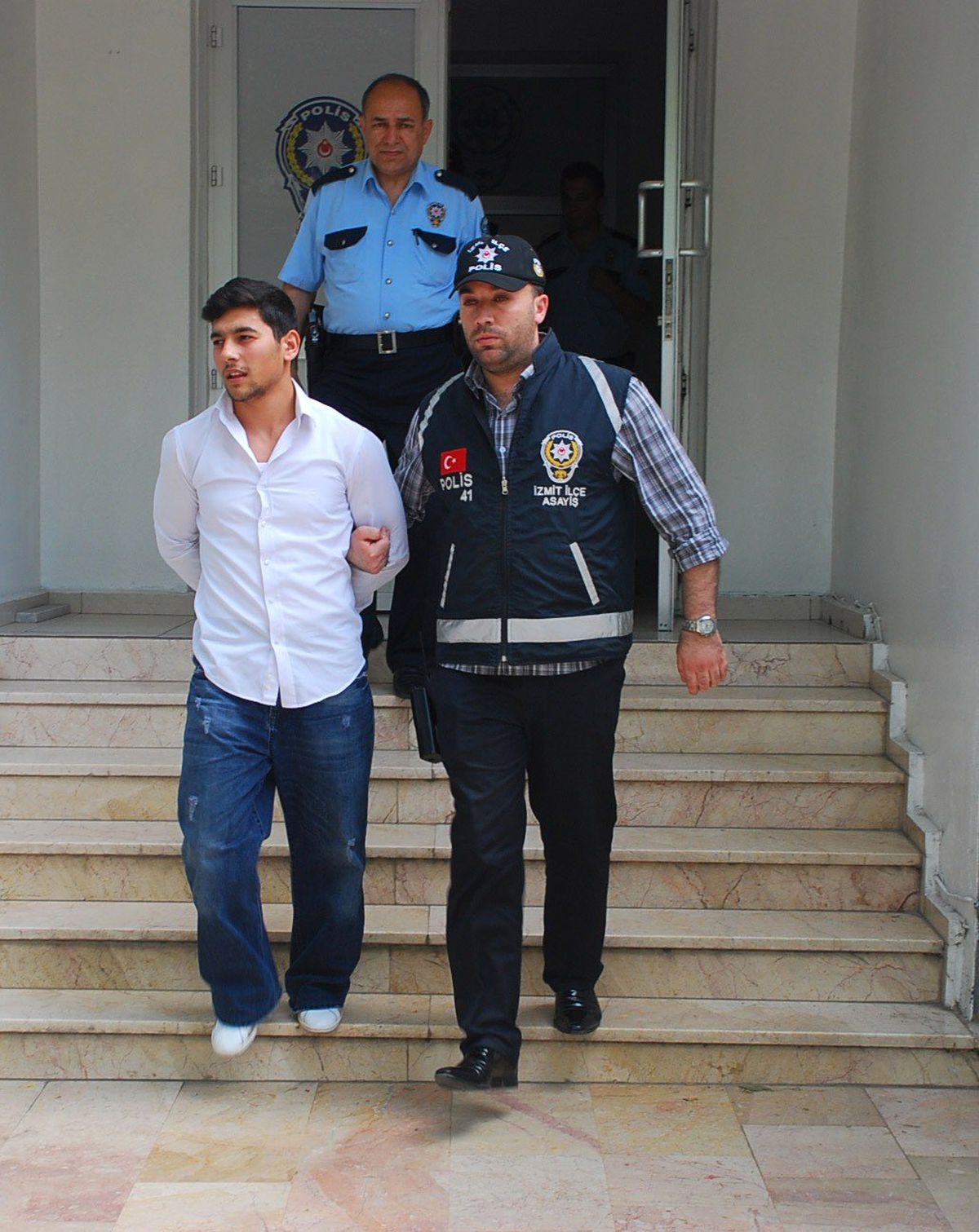 Kaçak Aşıklar Gözaltına Alındı