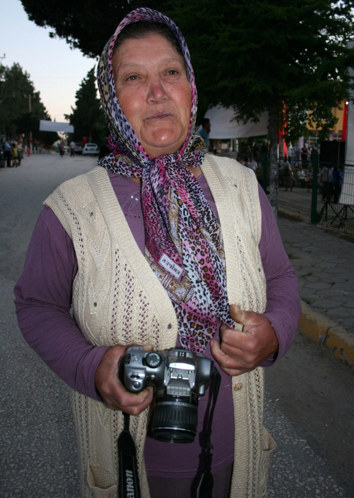 Kadın Fotoğrafçı 35 Yıldır Fotoğraf Çekiyor