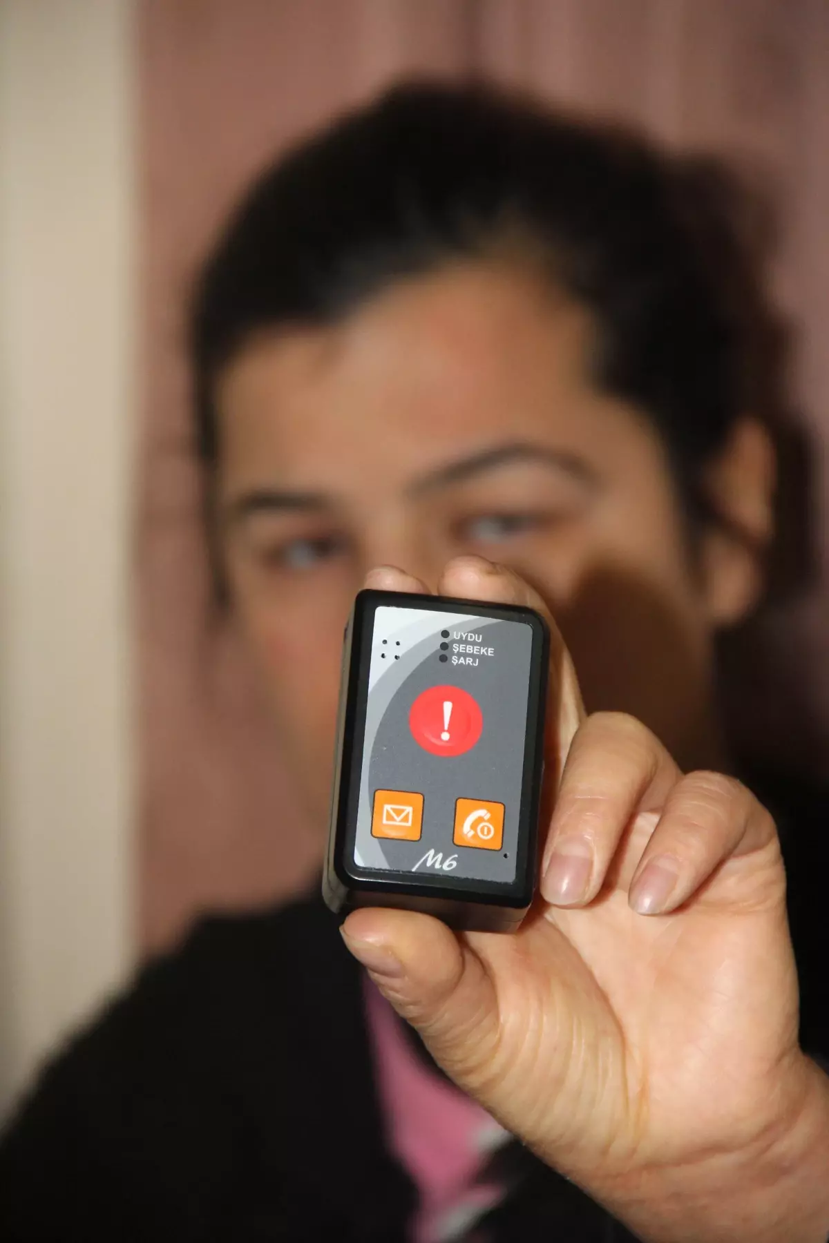 "Kadına Şiddeti Önlemek İçin Panik Bileziği Dağıtılsın"