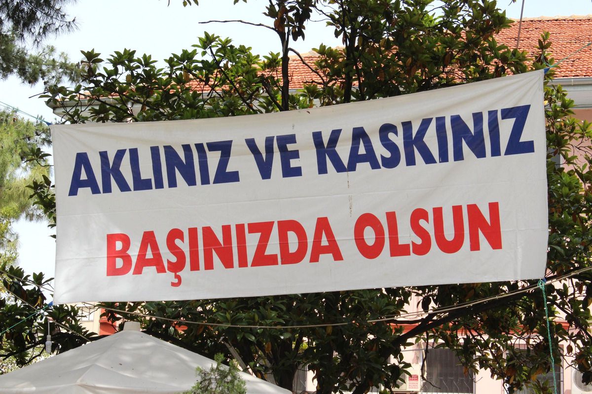 Kasksız Motosiklet Binenin Plakasına Ceza