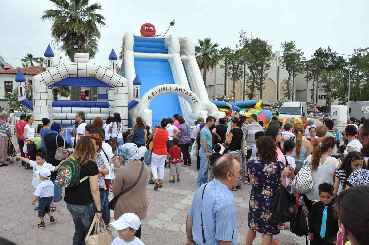 Kuşadası'nda Okul Öncesi Eğitim Şenliği