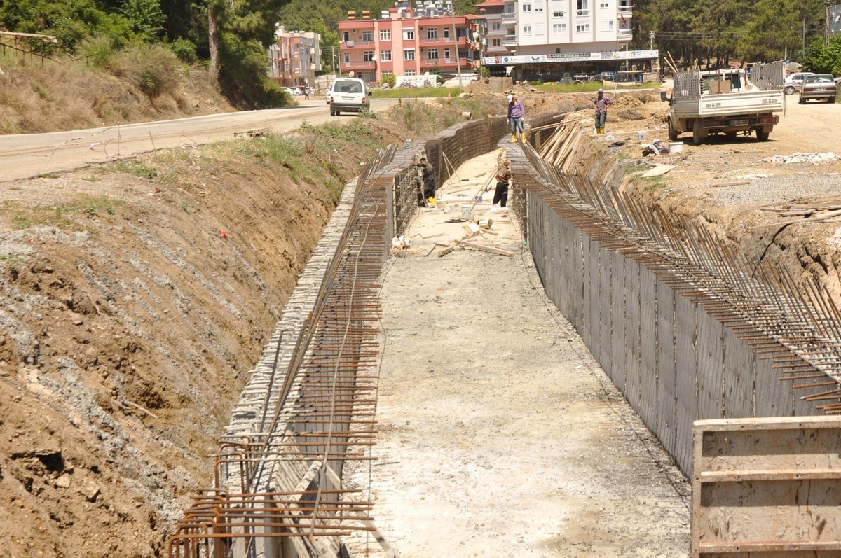 Manavgat Milli Egemenlik Mahallesi Sel Baskınlarından Kurtuluyor