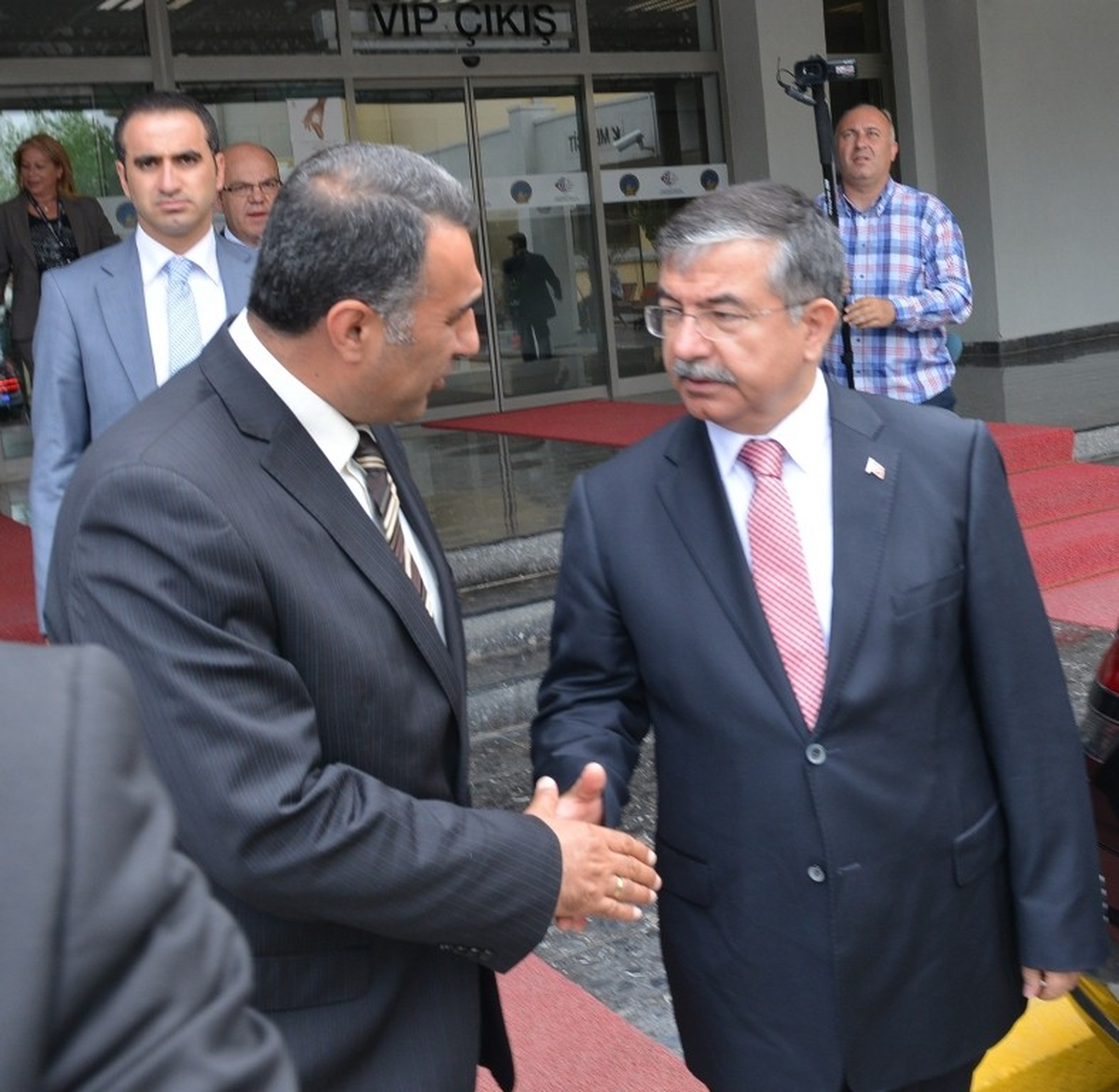 Milli Savunma Bakanı Yılmaz İzmir\'de