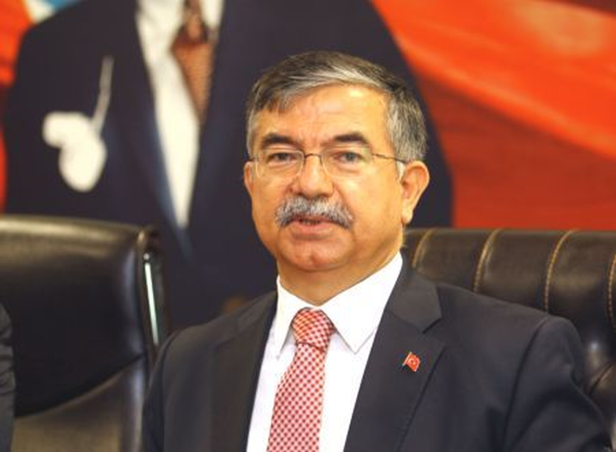 Milli Savunma Bakanı Yılmaz, İzmir'de