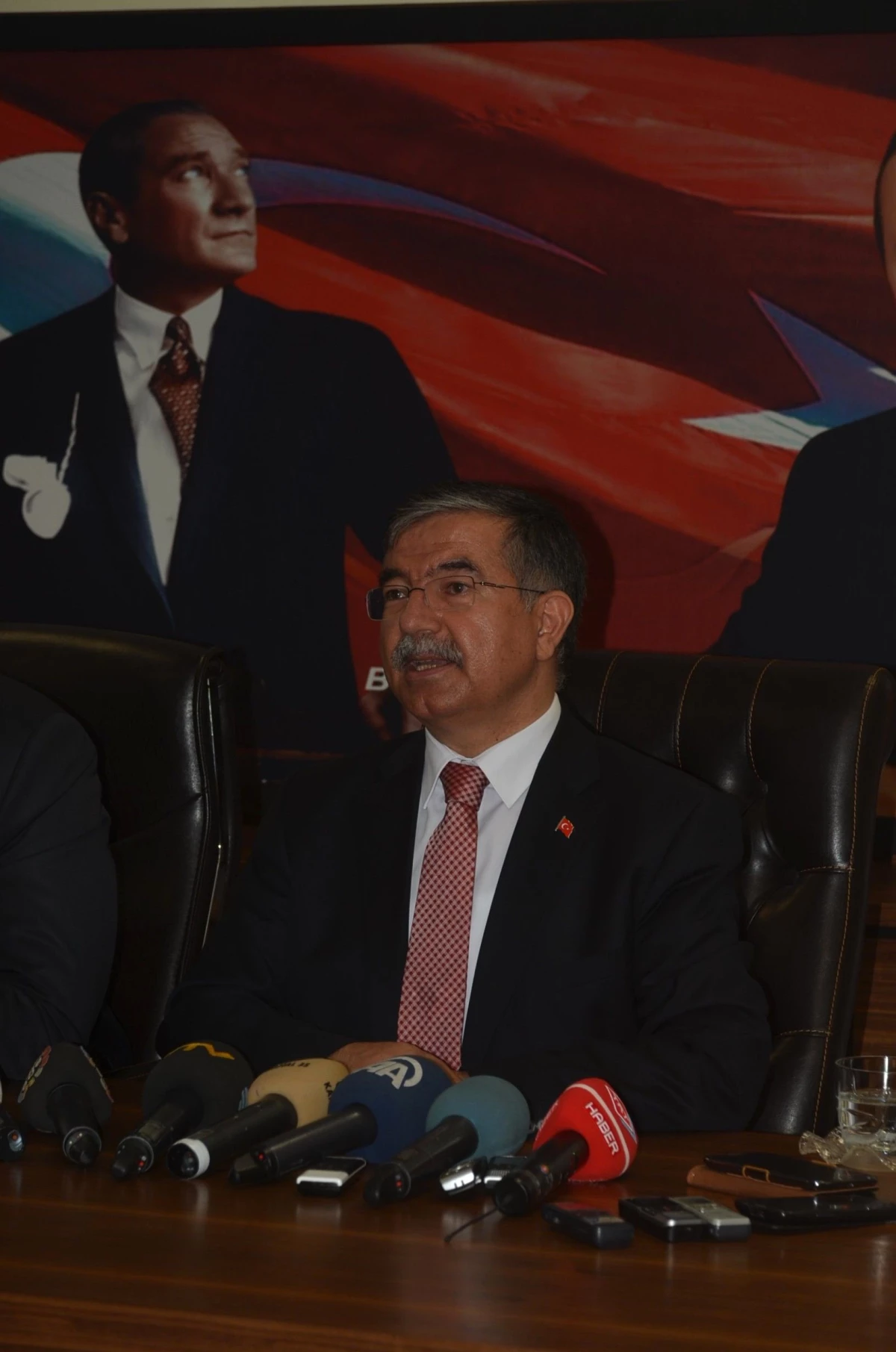 Milli Savunma Bakanı Yılmaz: "Muhalefet Hiç Bir Çözüm Önerisi Sunmuyor"