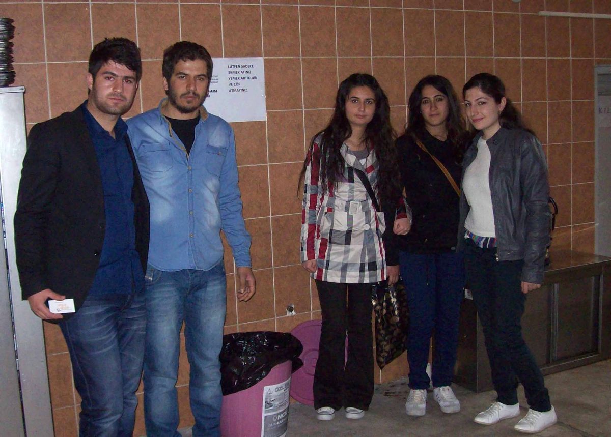 Öğrenciler Ekmek İsrafını Önlemek İçin Çalışıyor
