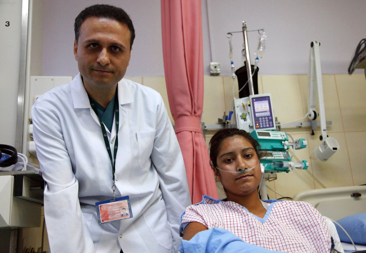(Özel) Ölüm Haberi Beklenen Genç Kız, \'Ecmo\' Tedavisi ile Hayata Tutundu
