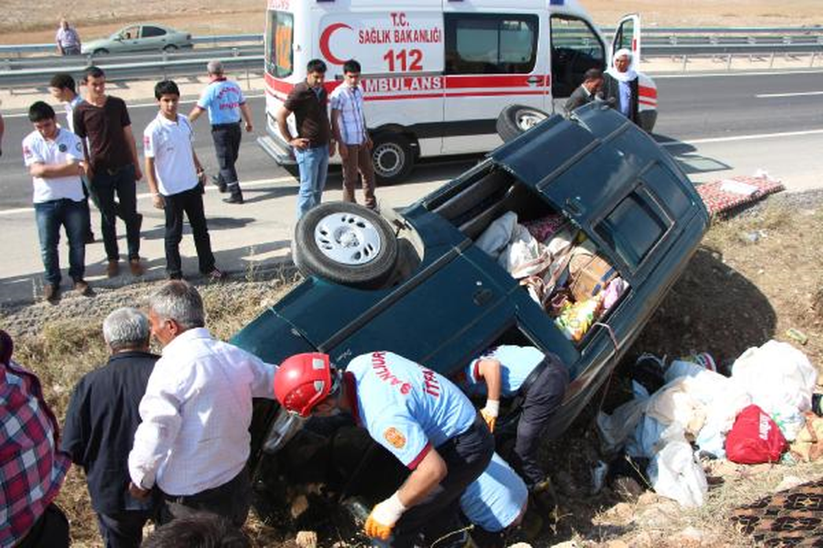 Şanlıurfa\'da Minibüs Devrildi: 4 Yaralı