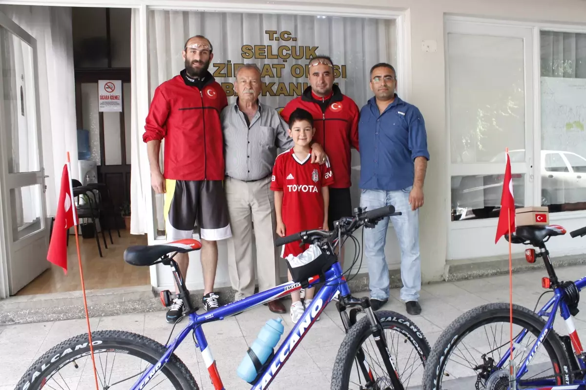 Bisikletçiler Anırkabir Ziyaretlerini Anlattı