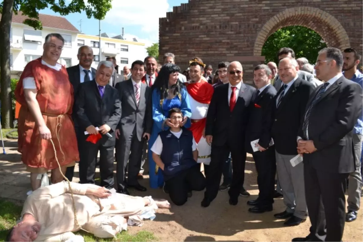 Tarsus ve Türk Kültürü Langen\'deydi