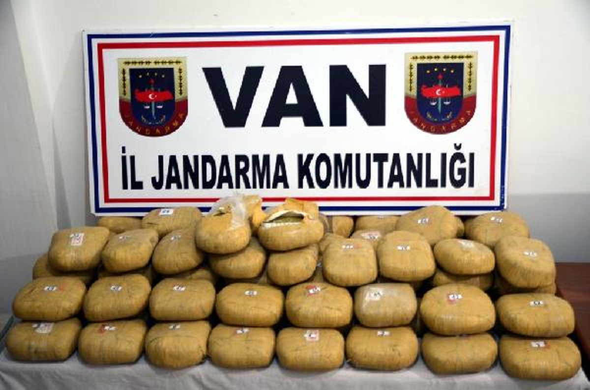 Van'da Dere Yatağında Uyuşturucu Operasyonu
