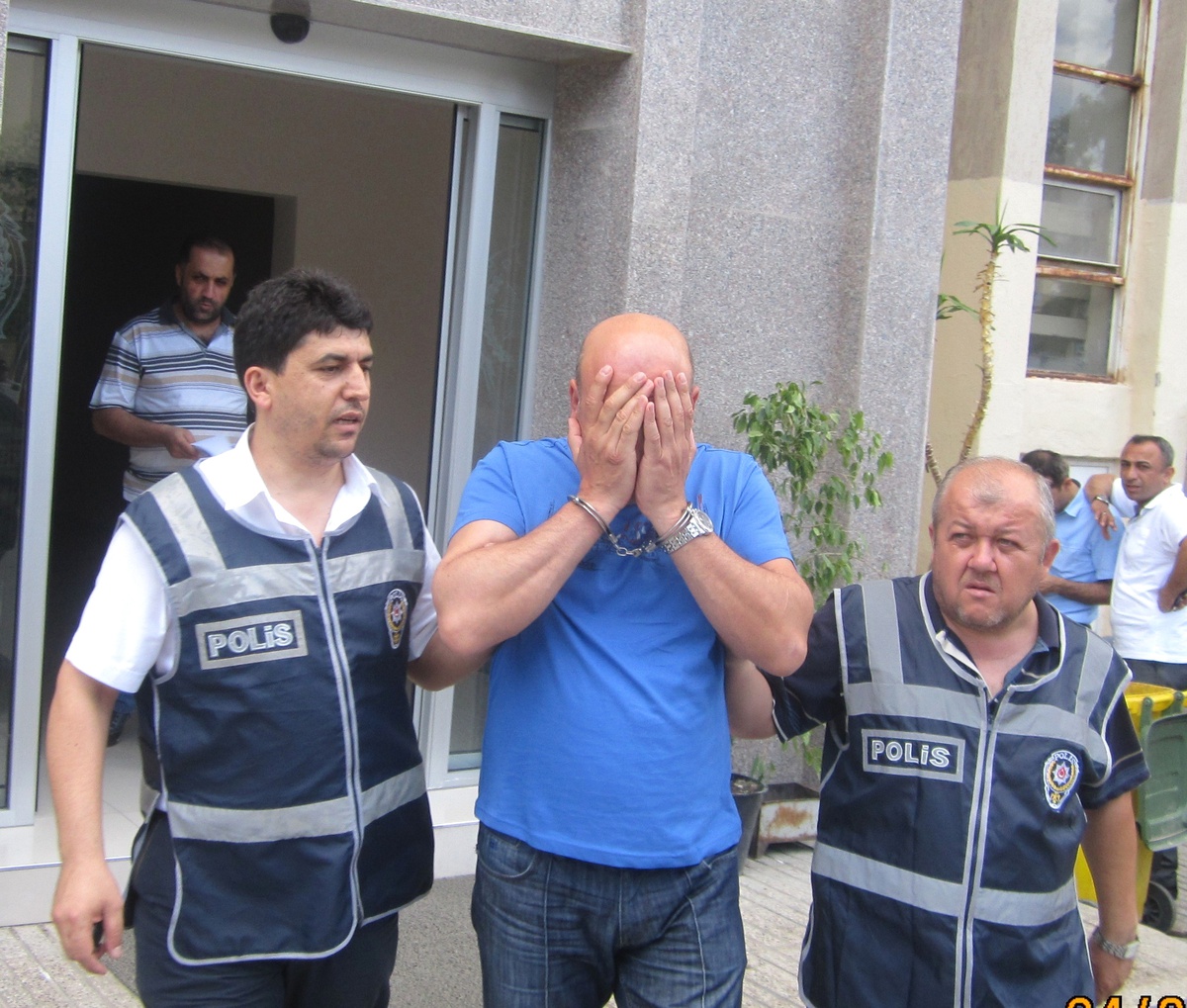 25 Ayrı Dolandırıcılıktan Aranan Zanlı Tutuklandı