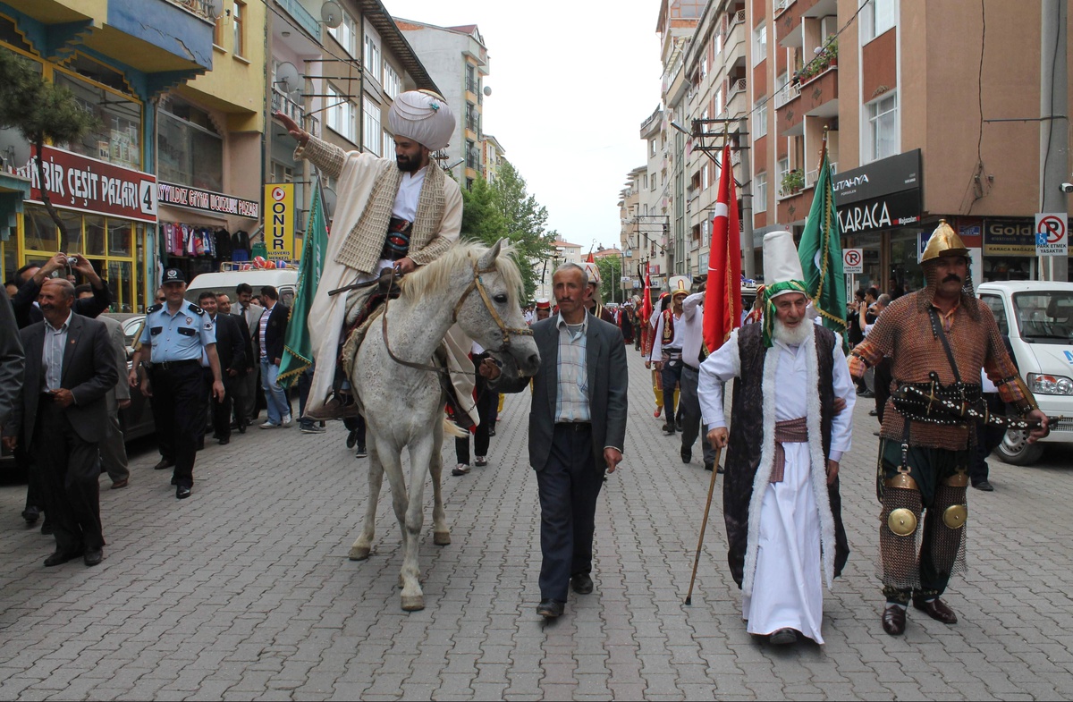 Akşemseddin Dualarla İstanbul'a Uğurlandı