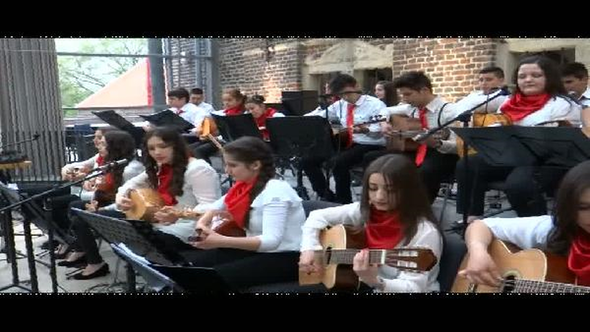 Almanya\'da Konser Veren Türk Gençlere Alkış