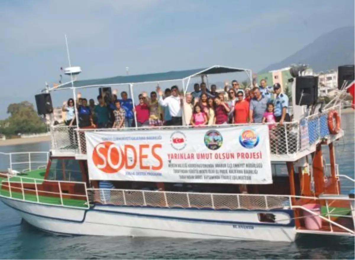 Anamur Emniyeti Öğrenciler İçin Yat Gezisi Düzenledi